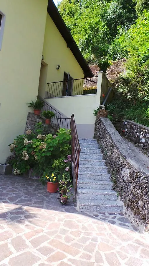 *** Bed & Breakfast B&B Il Poggio Salo Italy
